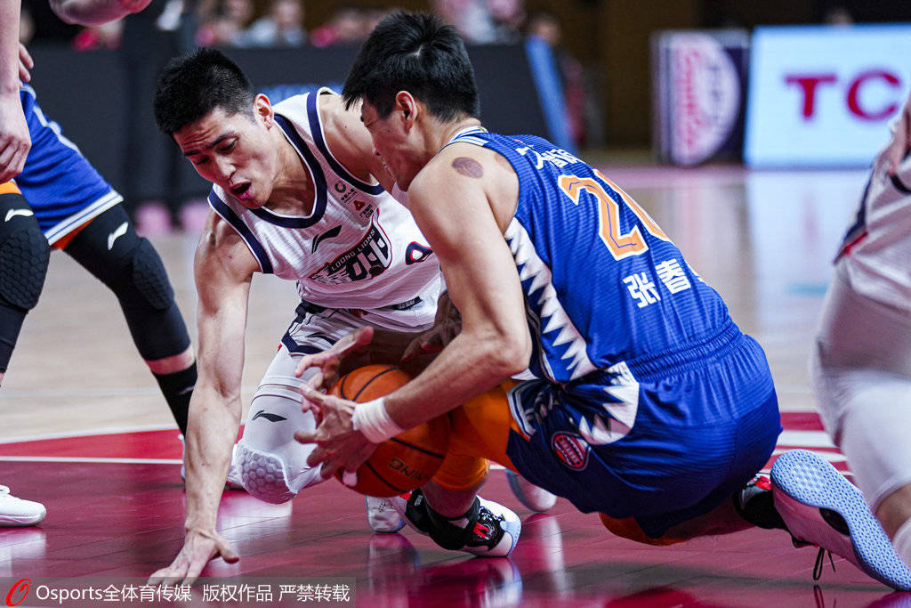 包含那不勒斯训练开放日，赛后豪取连胜引欢呼，CBA季后赛在即，赛程密集仍需轮换的词条