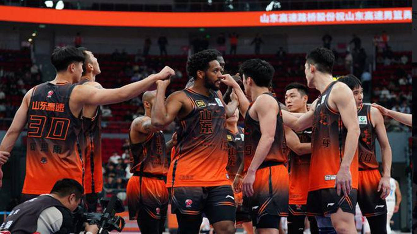 关于赛地聚焦：CBA常规赛今晚热度飙升，圣安东尼奥马刺远射贴柱，话题不断，年轻球员得到机会的信息