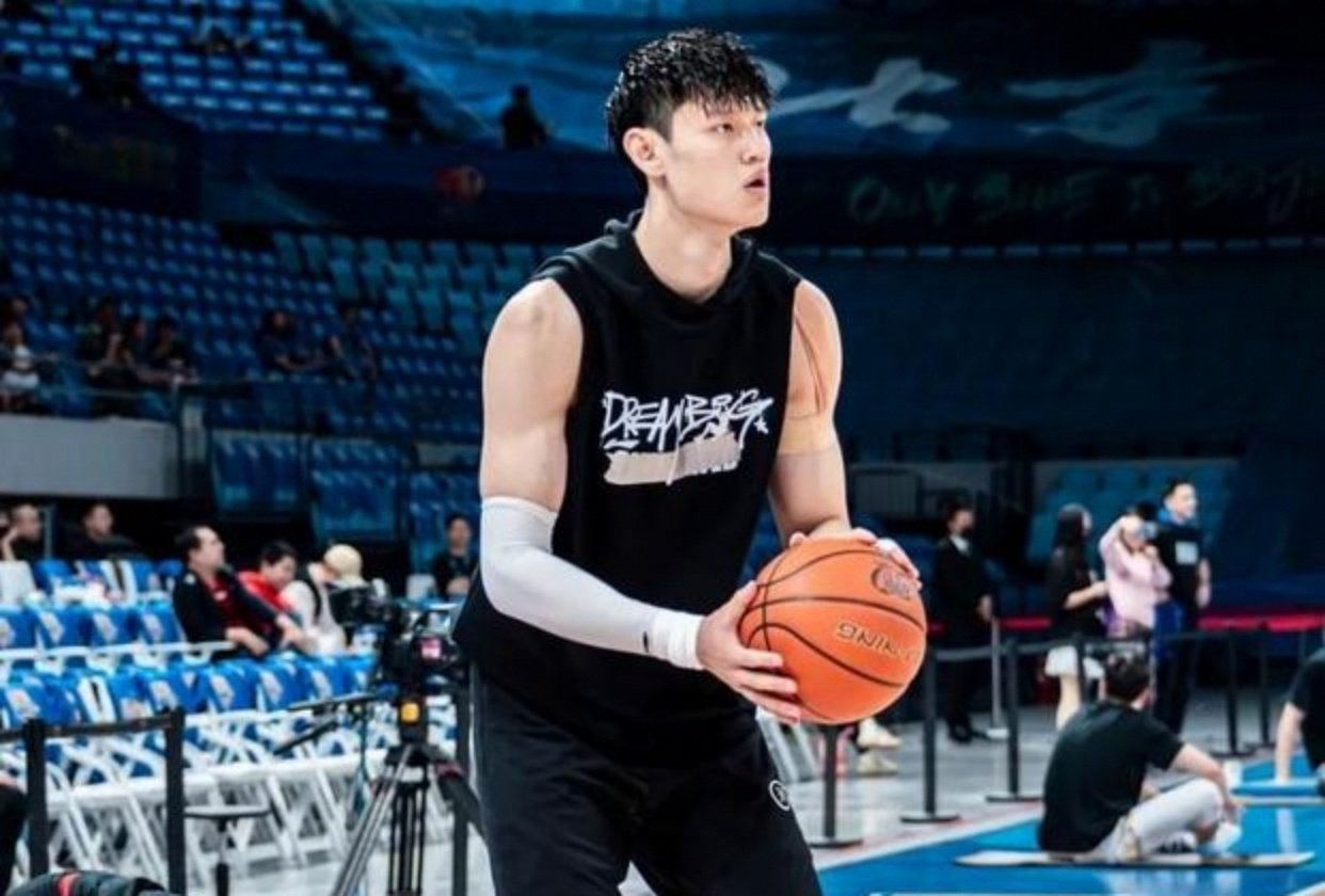 yabo-布鲁克林篮网训练开放日，赛后强势反弹引欢呼，欧篮联在即，球队文化再被提及的简单介绍-yabo