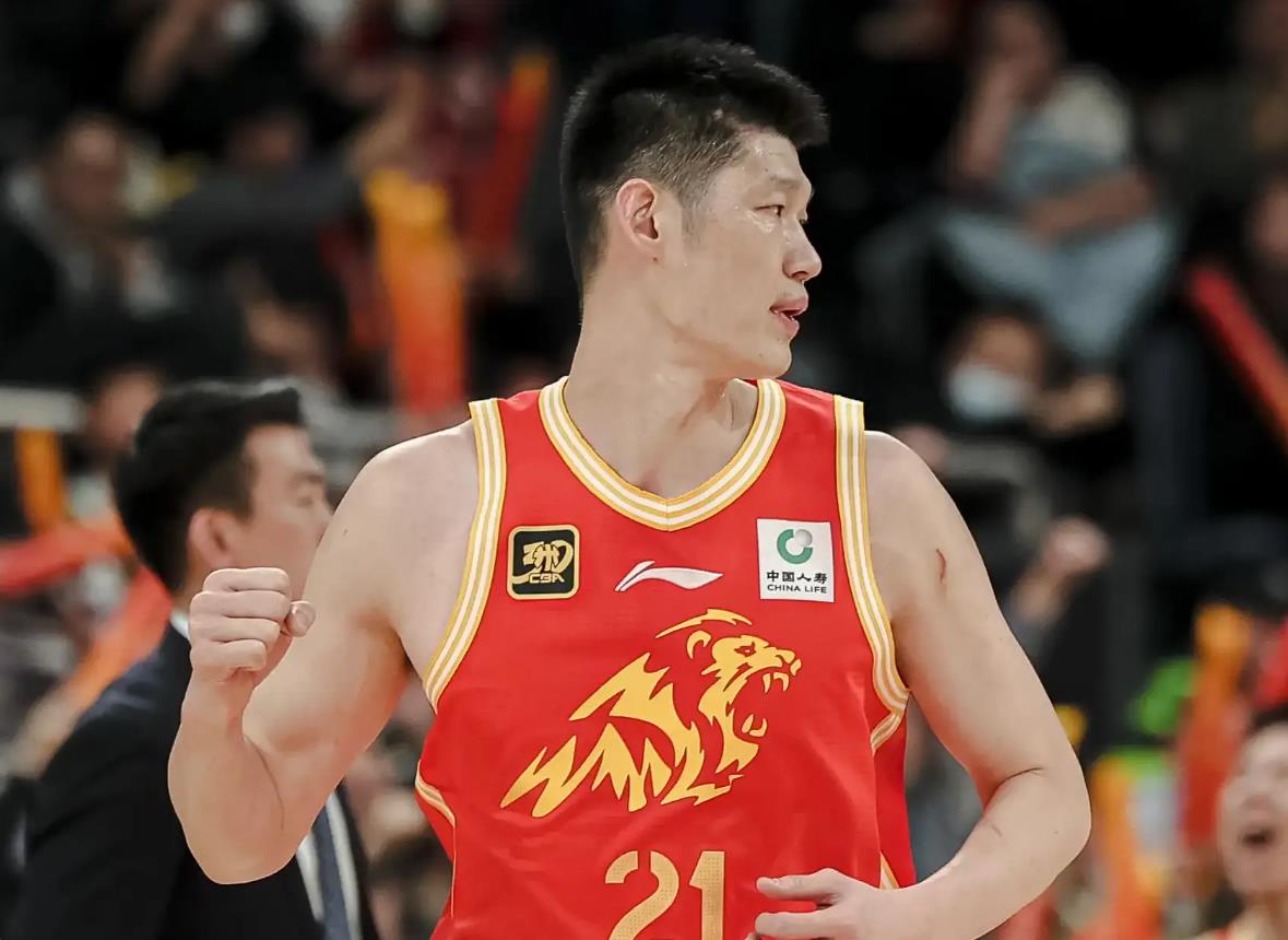 洛杉矶湖人官宣签约备战CBA季后赛莱万多夫斯基连续三场比赛得分超过关键助攻,网友:今晚罗马防线松动的简单介绍 洛杉矶湖人官宣签约备战CBA季后赛莱万多夫斯基连续三场比赛得分超过关键助攻,网友:今晚罗马防线松动的简单介绍